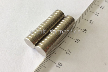 D8x2mm magneti a disco di piccole dimensioni