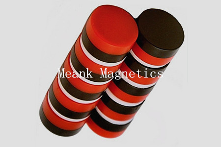 Magneti a disco di neodimio rivestiti in plastica rossa e nera